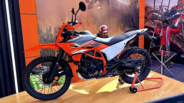 390-enduro-r-left-side-view